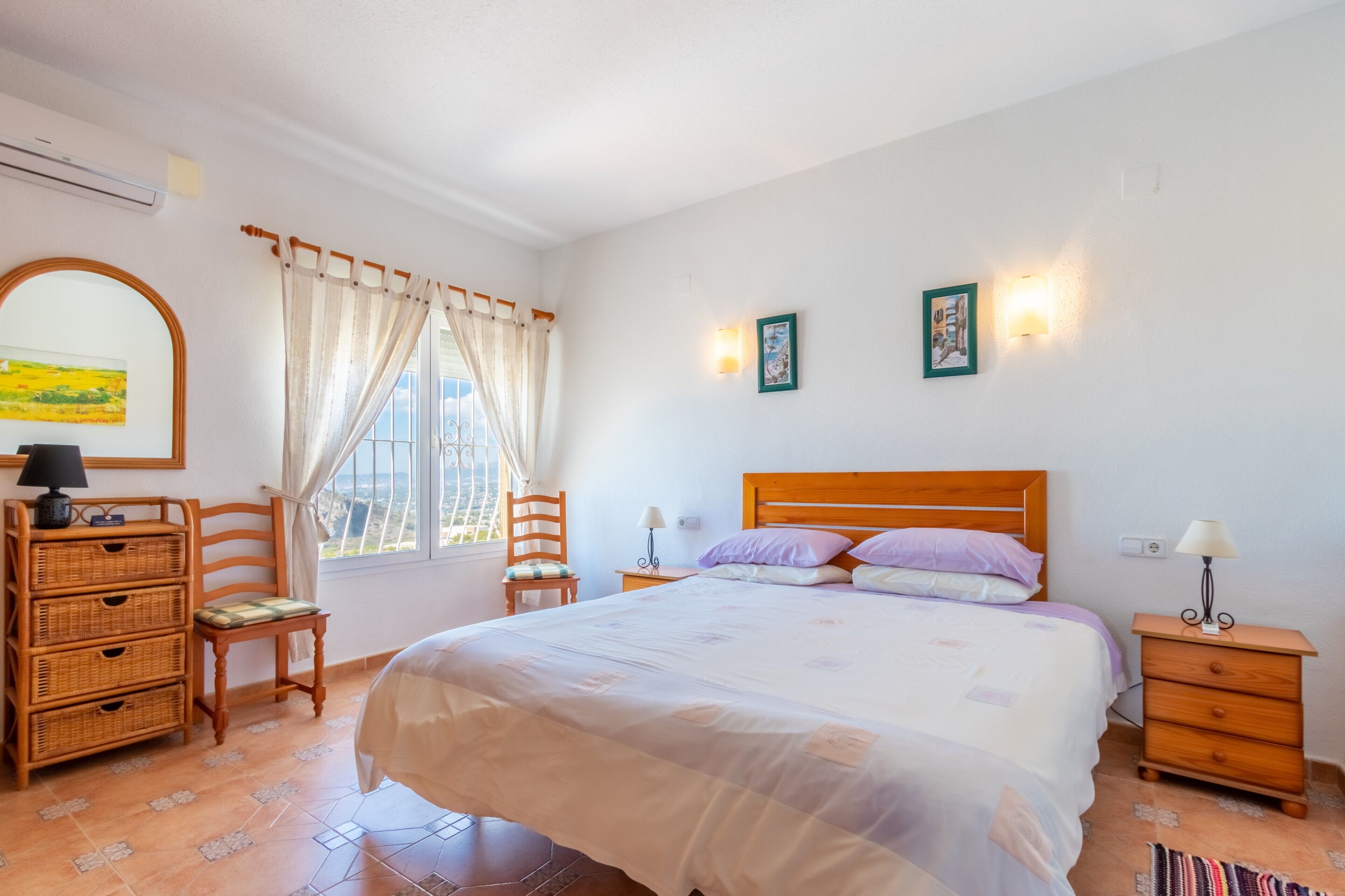 6 makuuhuonetta, silitysrauta/-lauta, ilmainen Wi-Fi, vuodevaatteet