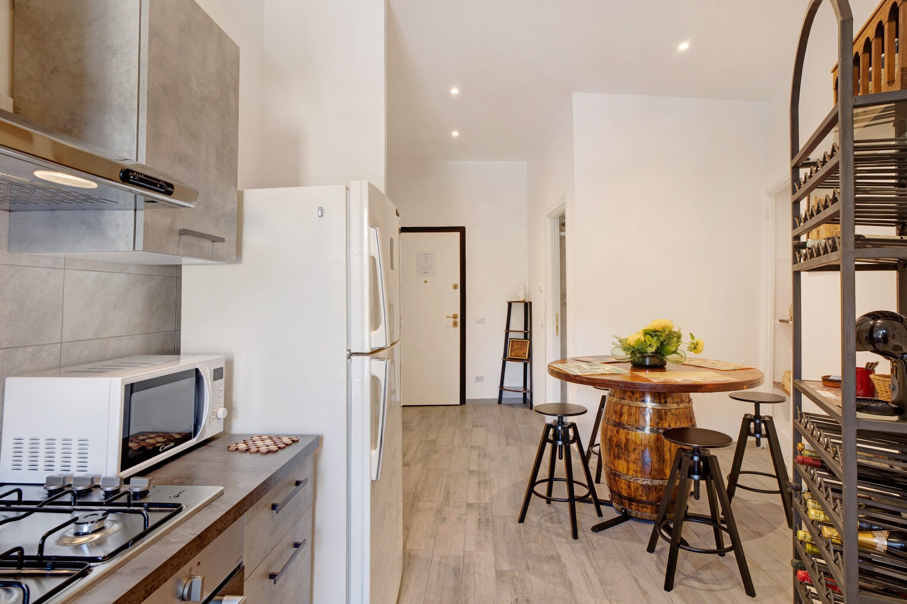 Refrigerador, microondas, horno, placa de cocina