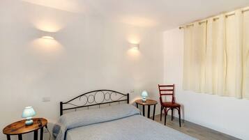 2 chambres, fer et planche à repasser, Wi-Fi gratuit, draps fournis