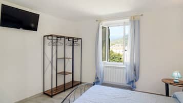 2 dormitoris, planxa i posts de planxar, wifi gratuïta i roba de llit