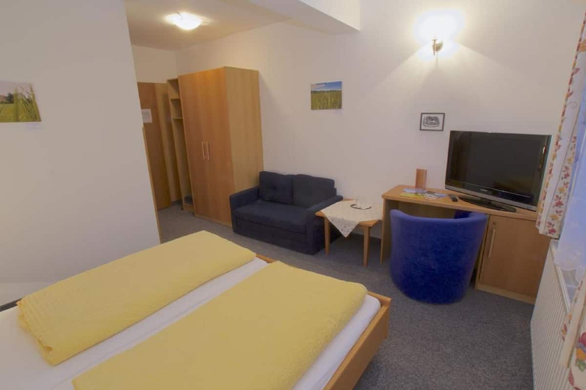 Desk, free WiFi, bed sheets