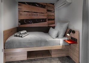 Single Room | Free WiFi, bed sheets - WeinMotel Simon 1 a (Alzenau)