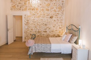 3 bedrooms, iron/ironing board, free WiFi, bed sheets - Syracusìa Sea Home (Arenella)