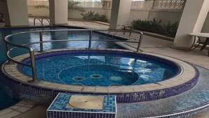 Outdoor pool - Marina Park (Dubai)