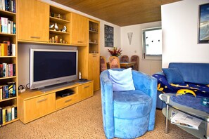 TV - Apartment with balcony - Apartments Christine Brown Wieck / Darß (Wieck a. Darß)