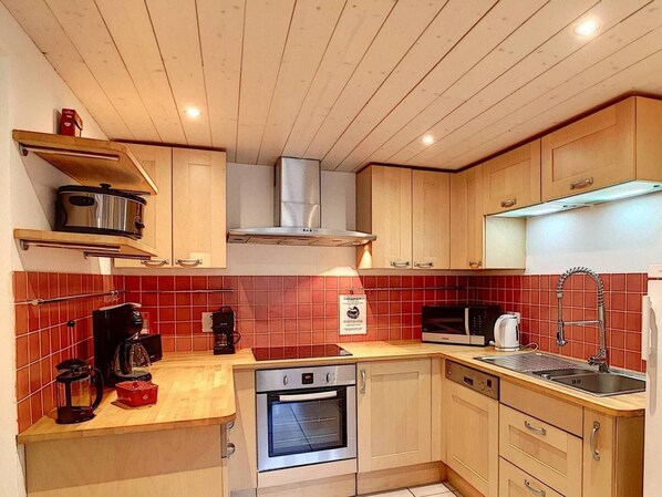 Micro-ondes, lave-vaisselle