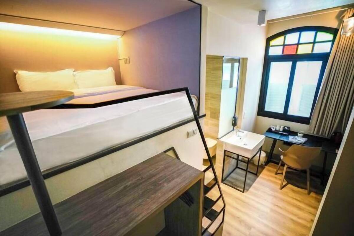Desk, free WiFi, bed sheets