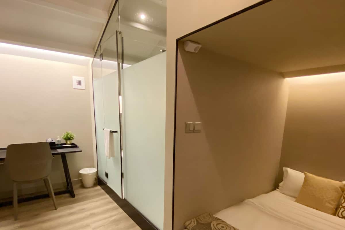 Habitación doble (Window, SHORT OVER NIGH,13HR: 6PM-7AM) | Escritorio, wifi gratis, ropa de cama