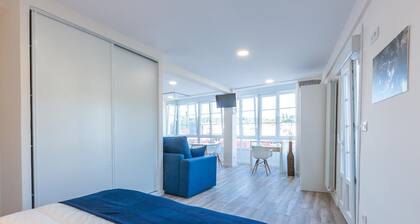 DELUXE APARTMENT WITH BALCONY