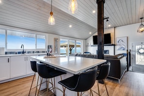 Interior - Lake Erie Luxury Retreat  Hot Tub + Private Beach + Sunset Views (Leamington)