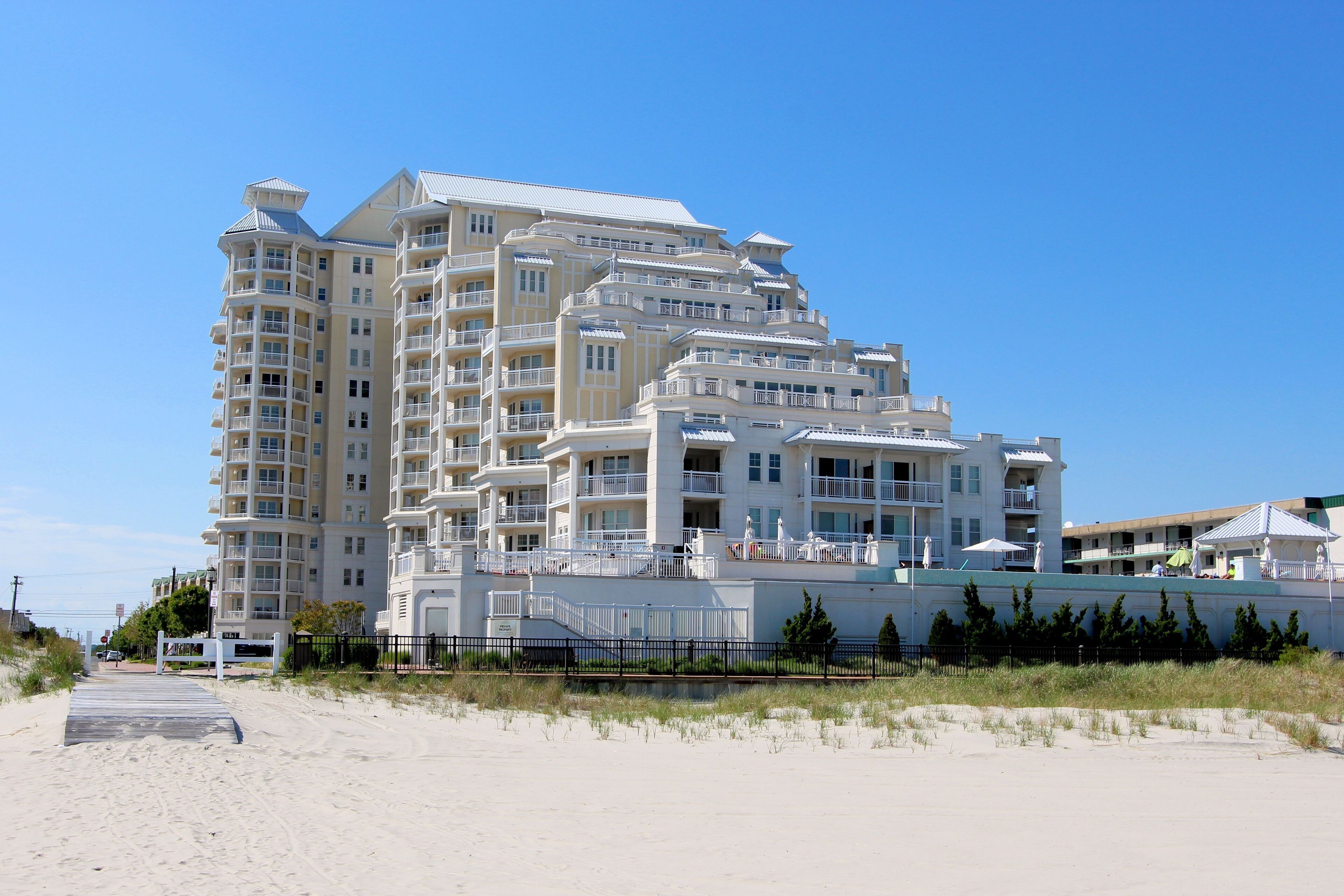 Beautiful condo at the exclusive Grand at Diamond Beach!