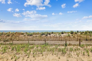 Beach - XPLORIE ACTIVITIES & LINENS INCLUDED*! OCEAN PLACE - 2BR Oceanfront Condo w/Outdoor Pool (Ocean City)