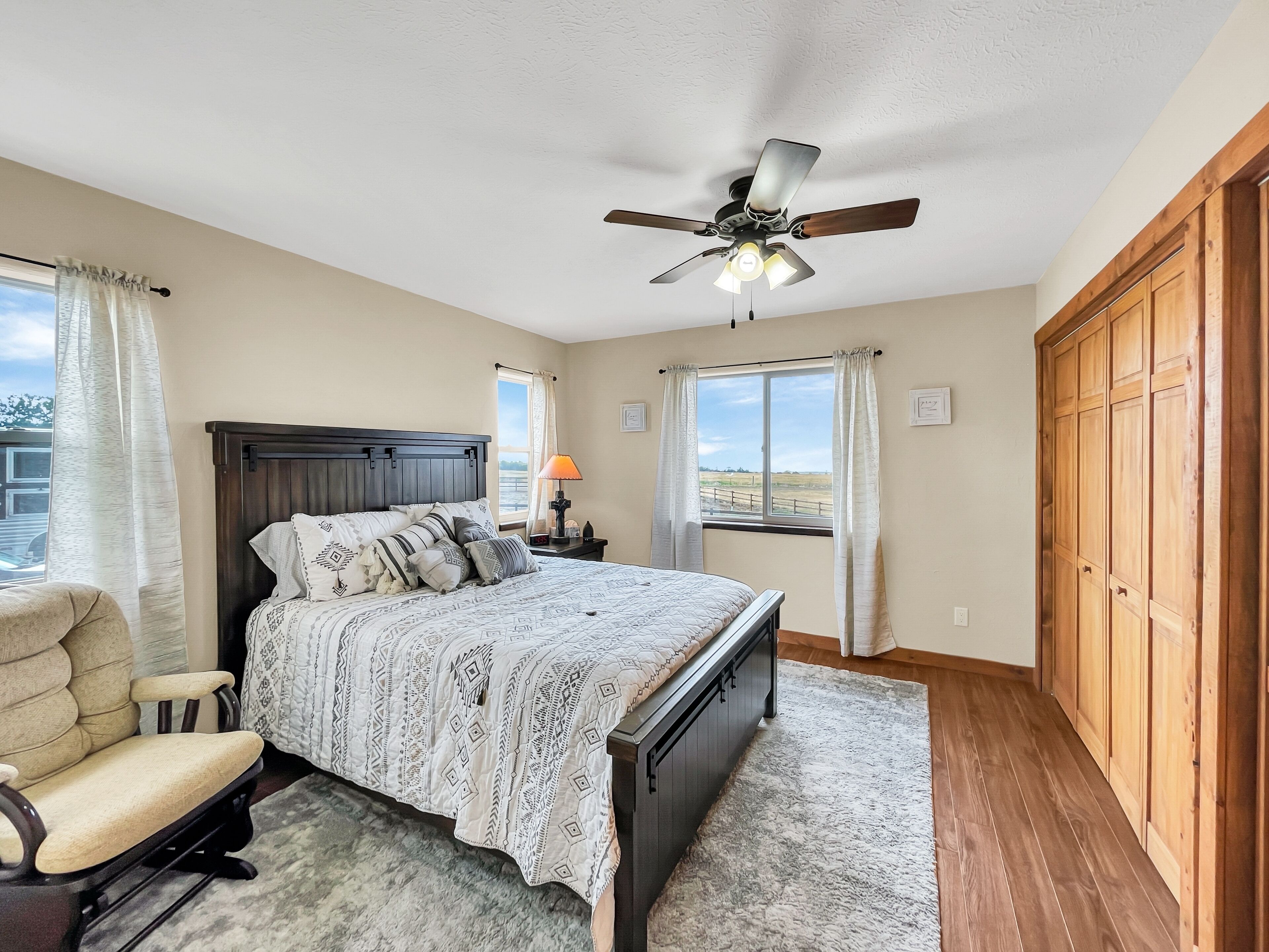 3 間睡房、熨斗/熨衫板、可攜式嬰兒床、免費 Wi-Fi