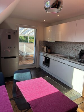 Fridge, microwave, oven, stovetop