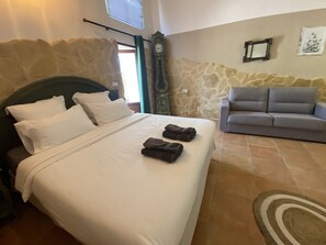 12 makuuhuonetta, silitysrauta/-lauta, vauvan matkasänky, ilmainen Wi-Fi