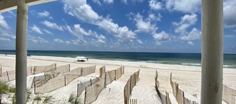 Private North Cape Gulf Front, elevator, raised ranch, beach gear.