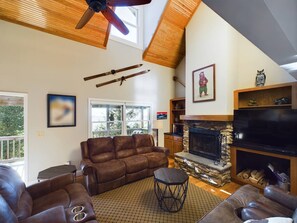 Smart TV, fireplace - S Westridge View Cabin with Hot Tub & Resort Shuttle (Snowshoe)