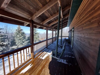 S Westridge View Cabin with Hot Tub & Resort Shuttle
