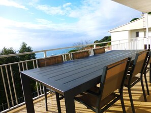Outdoor dining - House with spectacular sea views, private pool, parking and wifi. (Lloret de Mar)