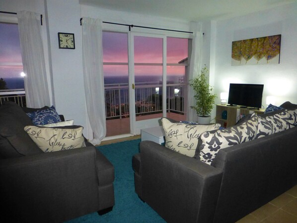 TV - House with spectacular sea views, private pool, parking and wifi. (Lloret de Mar)