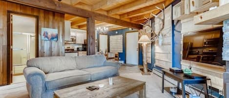 Condo, 2 Bedrooms | Living area | Smart TV