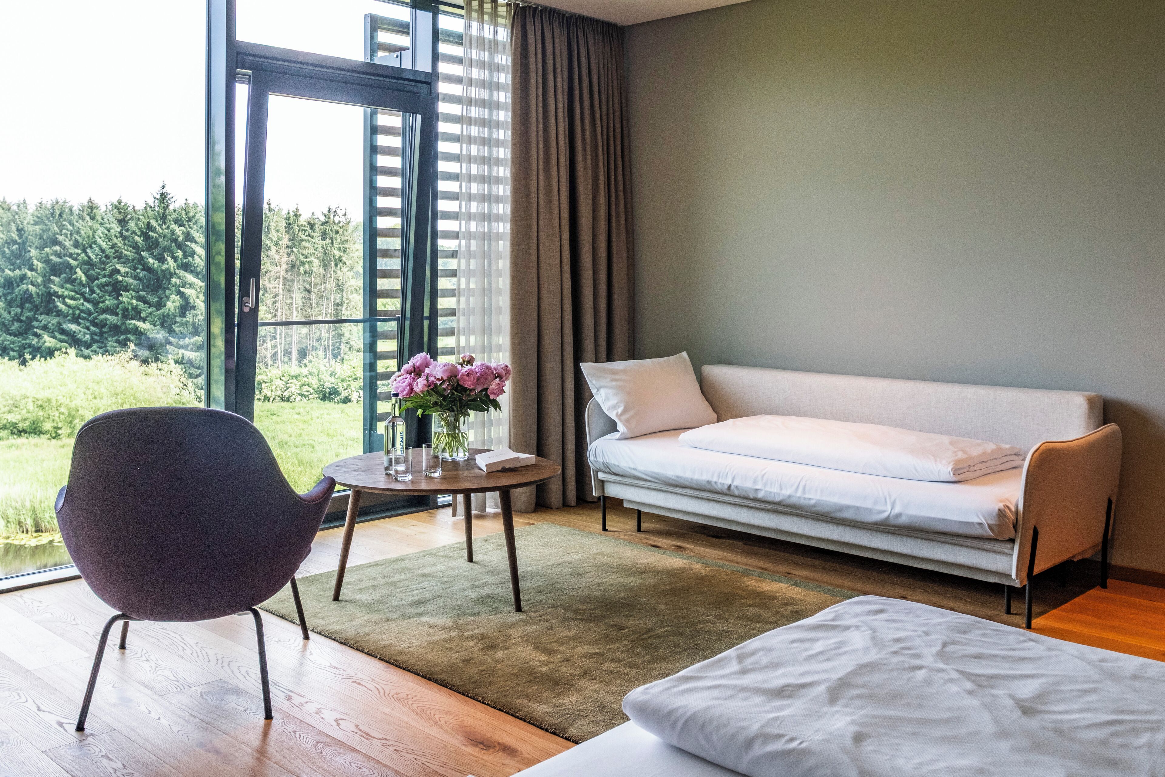 deluxe mit wasserblick | 1 bedroom, in-room safe, blackout curtains, soundproofing