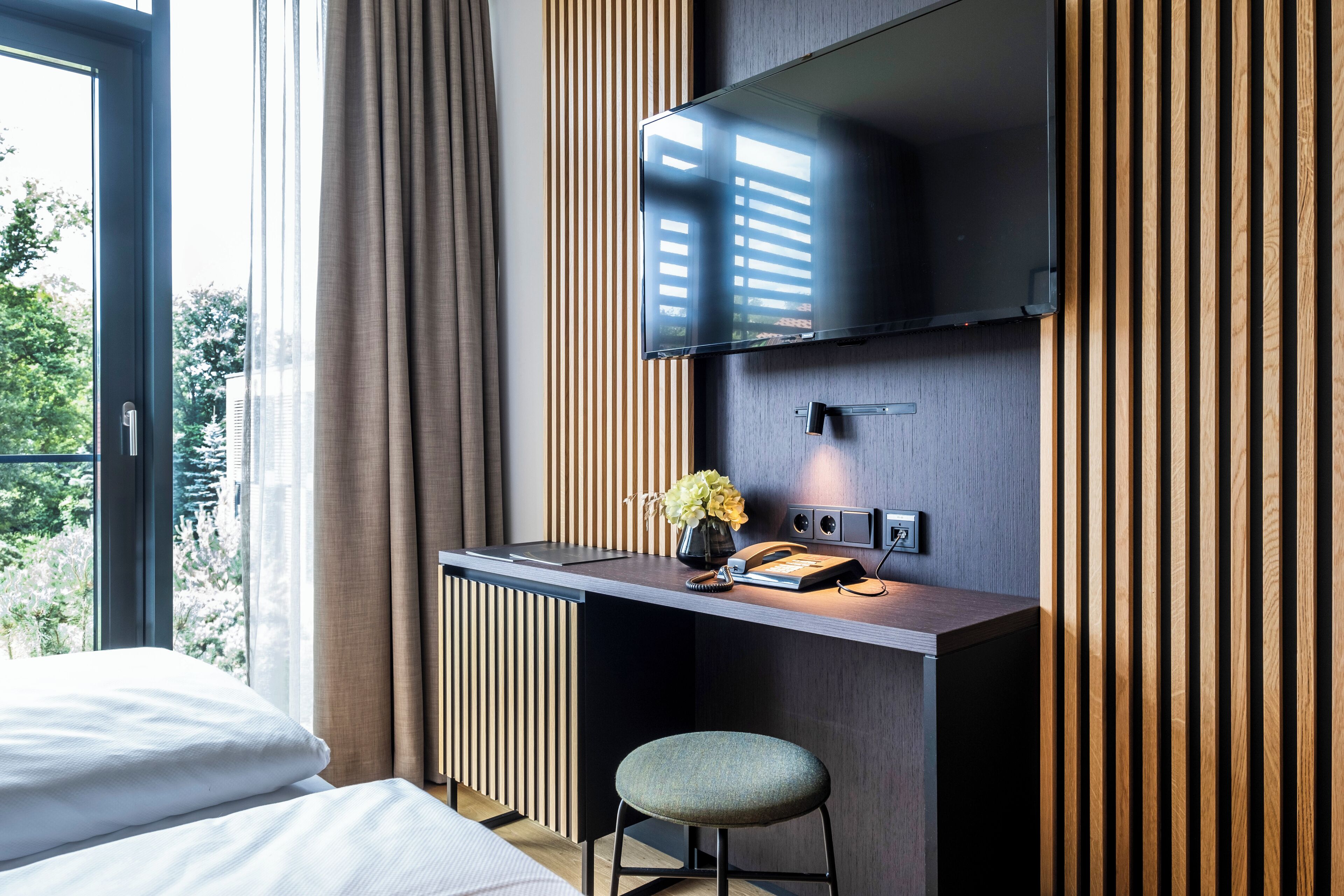 1 bedroom, in-room safe, blackout curtains, soundproofing