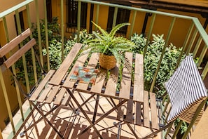 Outdoor dining - Waou Andalusian Soul Centre (Sevilla)