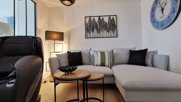 Apartemen | Area keluarga | TV layar datar