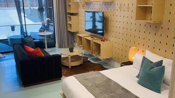 1 bedroom, desk, iron/ironing board, WiFi