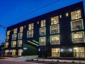 Exterior - Bardo Lofts Courtyard Suite #104 (Dallas)