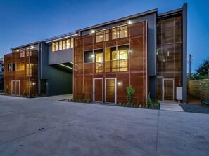 Exterior - Bardo Lofts Courtyard Suite #104 (Dallas)