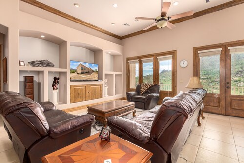 Unique home with mountain views close to downtown