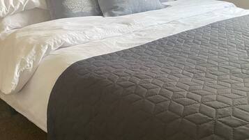 3 bedrooms, iron/ironing board, Internet, bed sheets