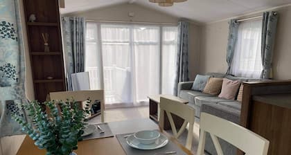 Willerby, 2 bedroom  Caravan, surrounded by nature