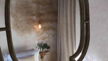 3 slaapkamers, een strijkplank/strijkijzer, internet, beddengoed