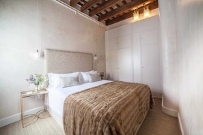 3 bedrooms, iron/ironing board, internet, bed sheets - Eva Recommends Sentencia OutstandingSmart&Romantic (Sevilla)