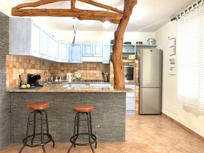 Kühlschrank, Ofen, Herdplatte, Geschirrspüler