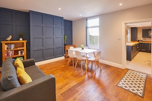 House | In-room dining