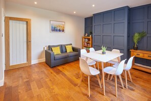 Ferienhaus | Essbereich im Zimmer