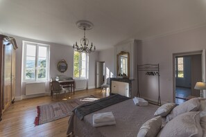 4 Schlafzimmer, Bügeleisen/Bügelbrett, kostenloses WLAN, Bettwäsche