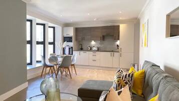 Deluxe Apartment | Living area