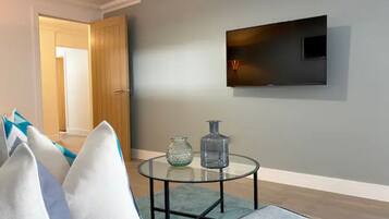 Deluxe Apartment | Living area