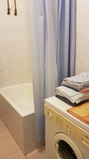 風筒、坐浴桶、提供毛巾、番梘