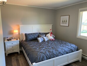 1 bedroom, desk, iron/ironing board, free WiFi - Adventure Acres- Suite A2 (Holly)