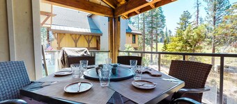 Mountain Luxury Retreat in the heart of Mammoth Lakes- Ski, Golf, and more!