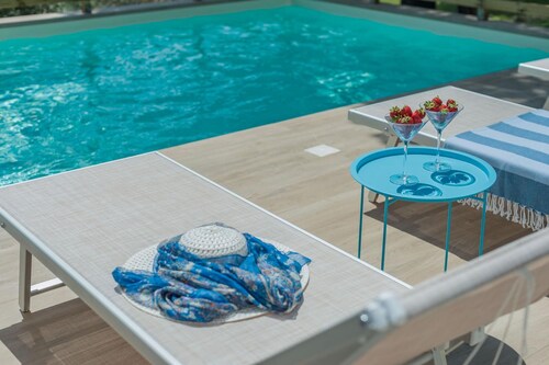 Casa Claudia - Villa privata, 3 camere, piscina, aria condizionata, wifi, Marche