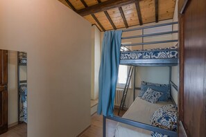 3 quartos, ferros/tábuas de passar roupa, Wi-Fi de cortesia