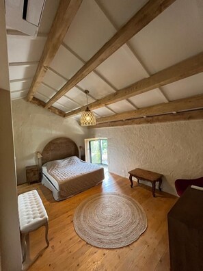 5 chambres, fer et planche à repasser, lit parapluie, Wi-Fi gratuit