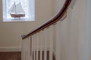 Interior - Dragons Den - 2 Bedroom Apartment - Tenby (Tenby)